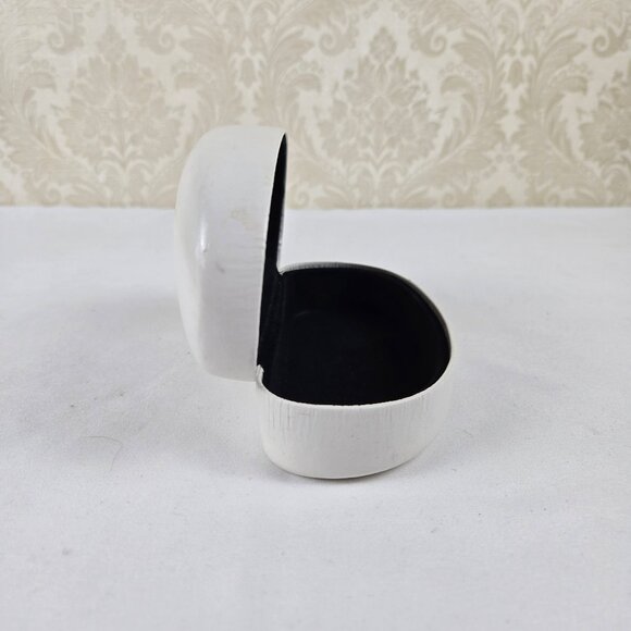 Calvin Klein White Hardshell Eyeglass Sunglass Case Black Interior Hinged - Picture 6 of 9